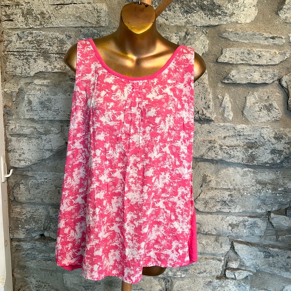 Hot Pink and White Floral Scoop Neck Tank